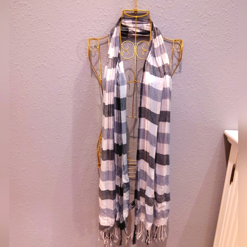 🎯 3 FOR $10🎯 Women’s decorative scarf